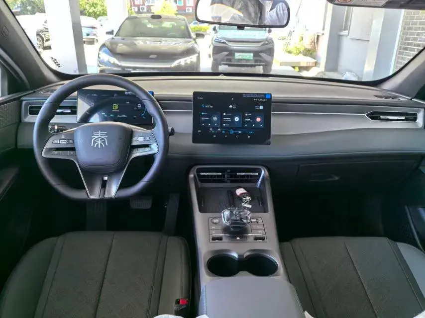 2025 BYD QIN thumbnail 3