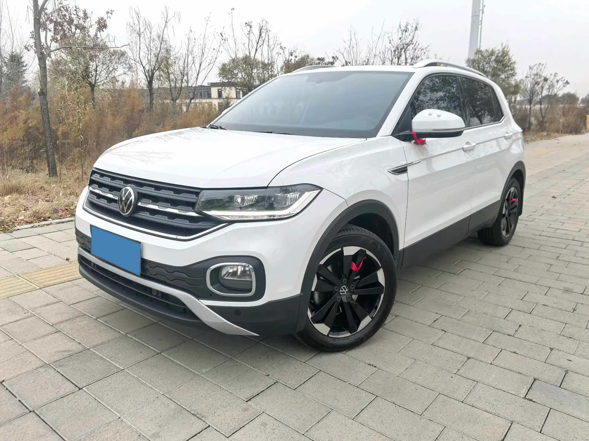 2021 VOLKSWAGEN TACQUA view 1