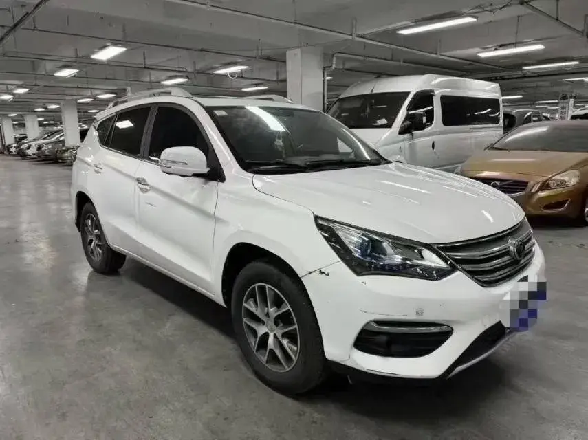 2018 BYD SONG thumbnail 3