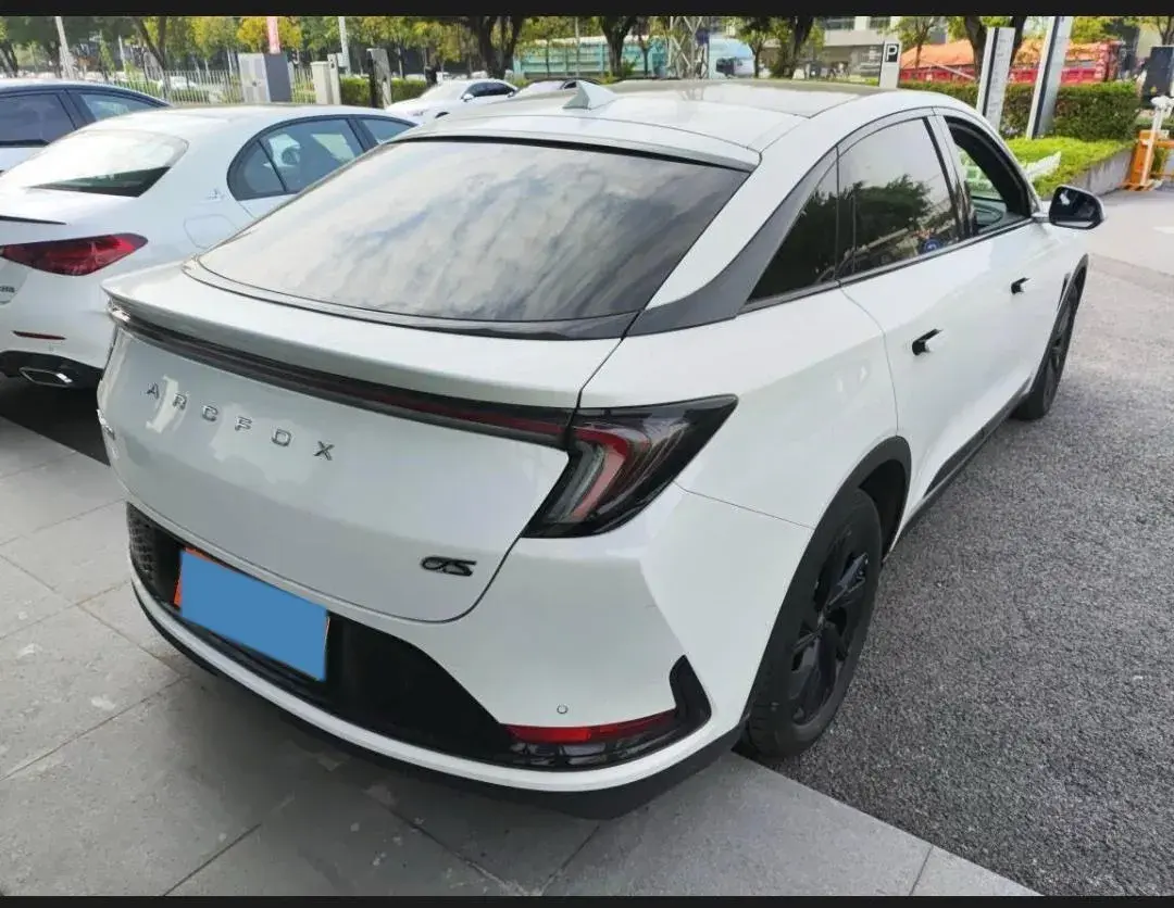 2023 ARCFOX ΑS thumbnail 3