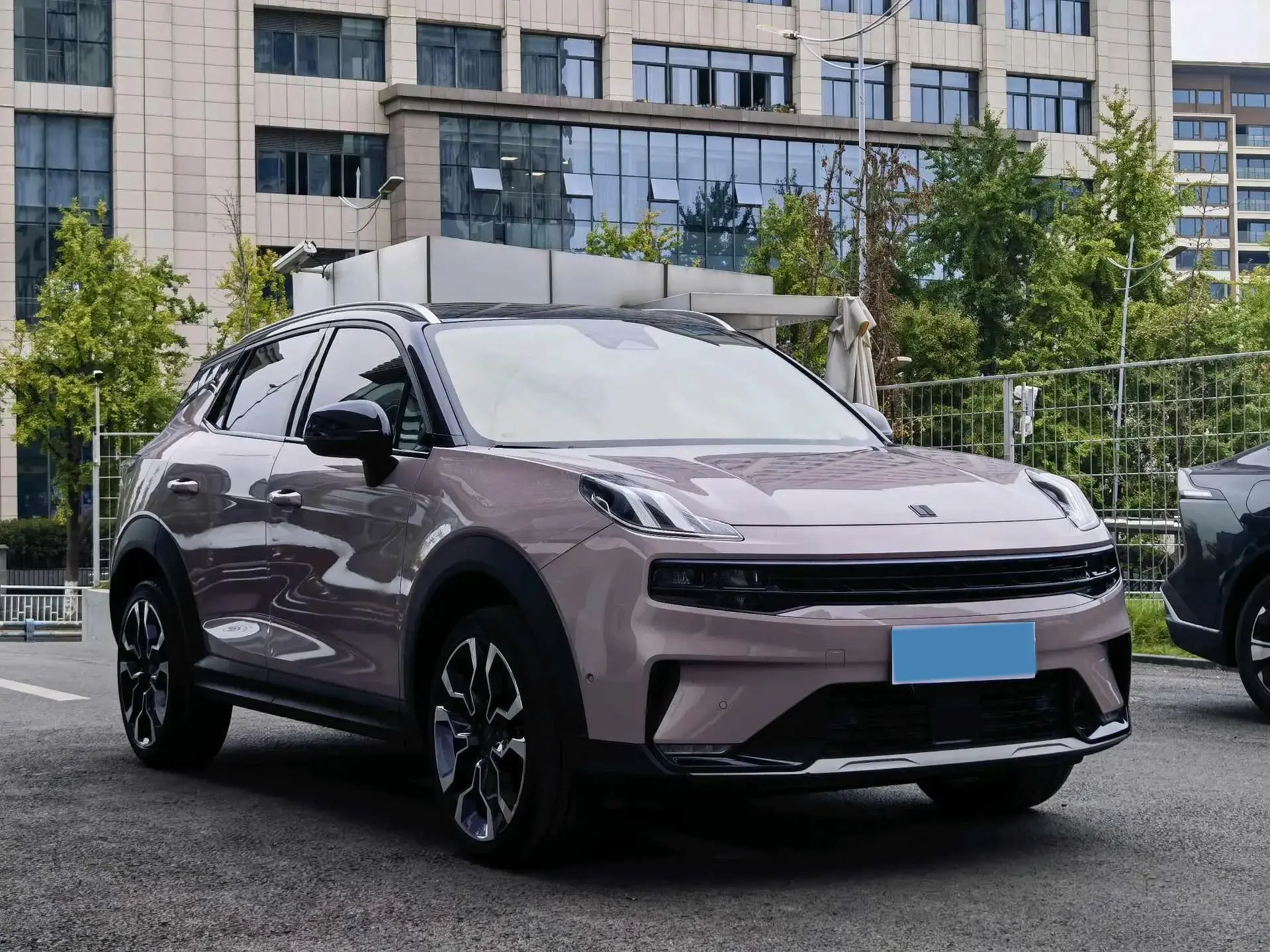 2022 LYNK&CO 06 thumbnail 3