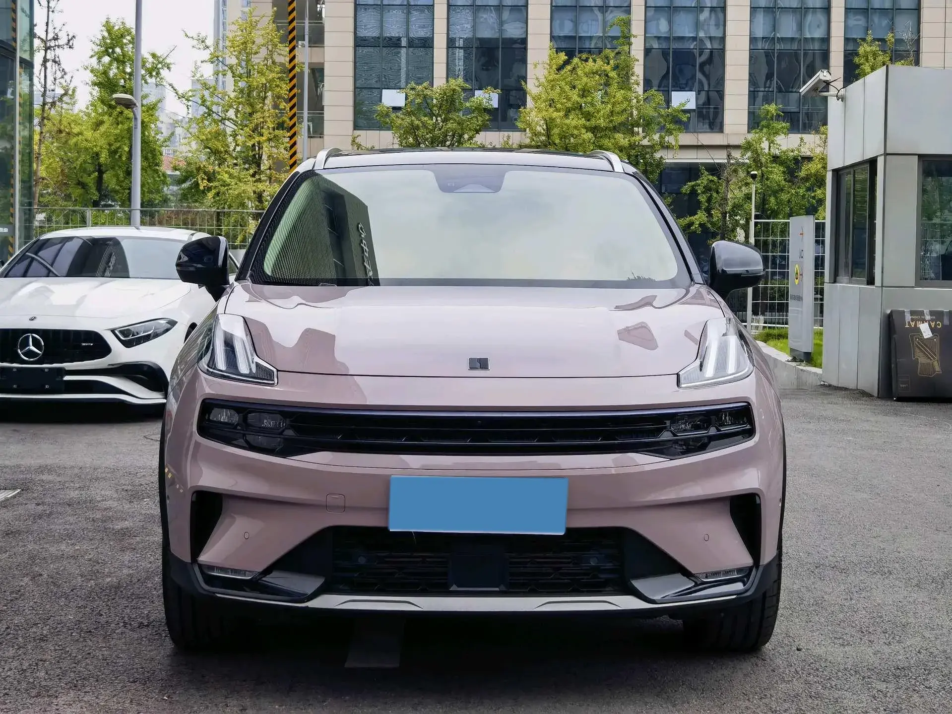 2022 LYNK&CO 06 thumbnail 2