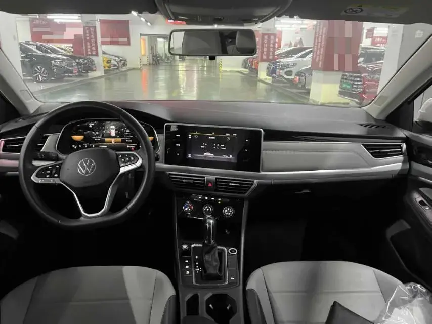 2023 VOLKSWAGEN BORA thumbnail 4