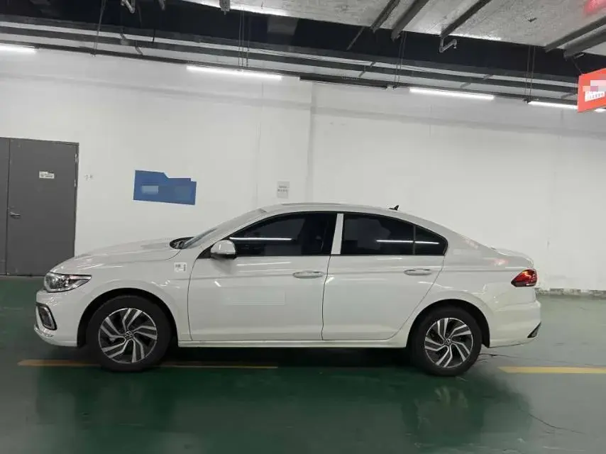 2023 VOLKSWAGEN BORA thumbnail 3