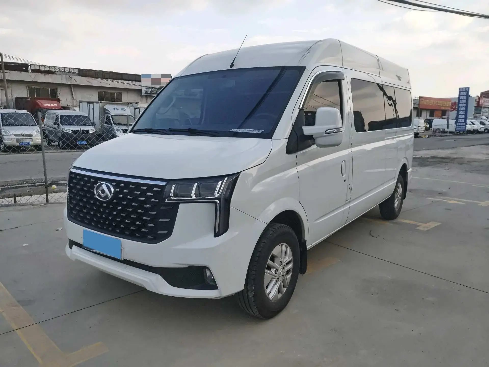 2023 MAXUS XINTU view 1