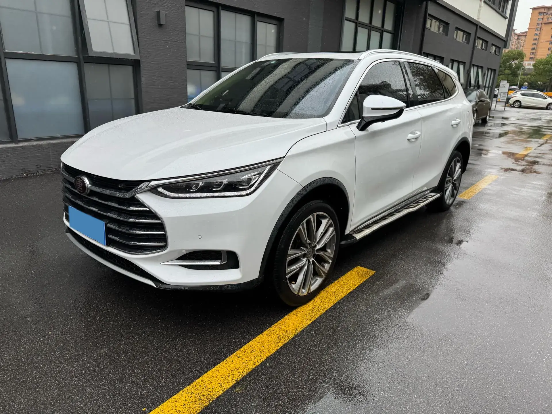 2018 BYD TANG view 1