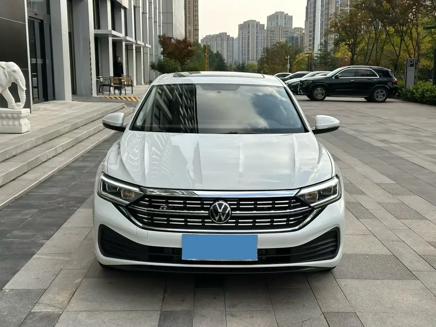 2025 VOLKSWAGEN SAGITAR thumbnail 2