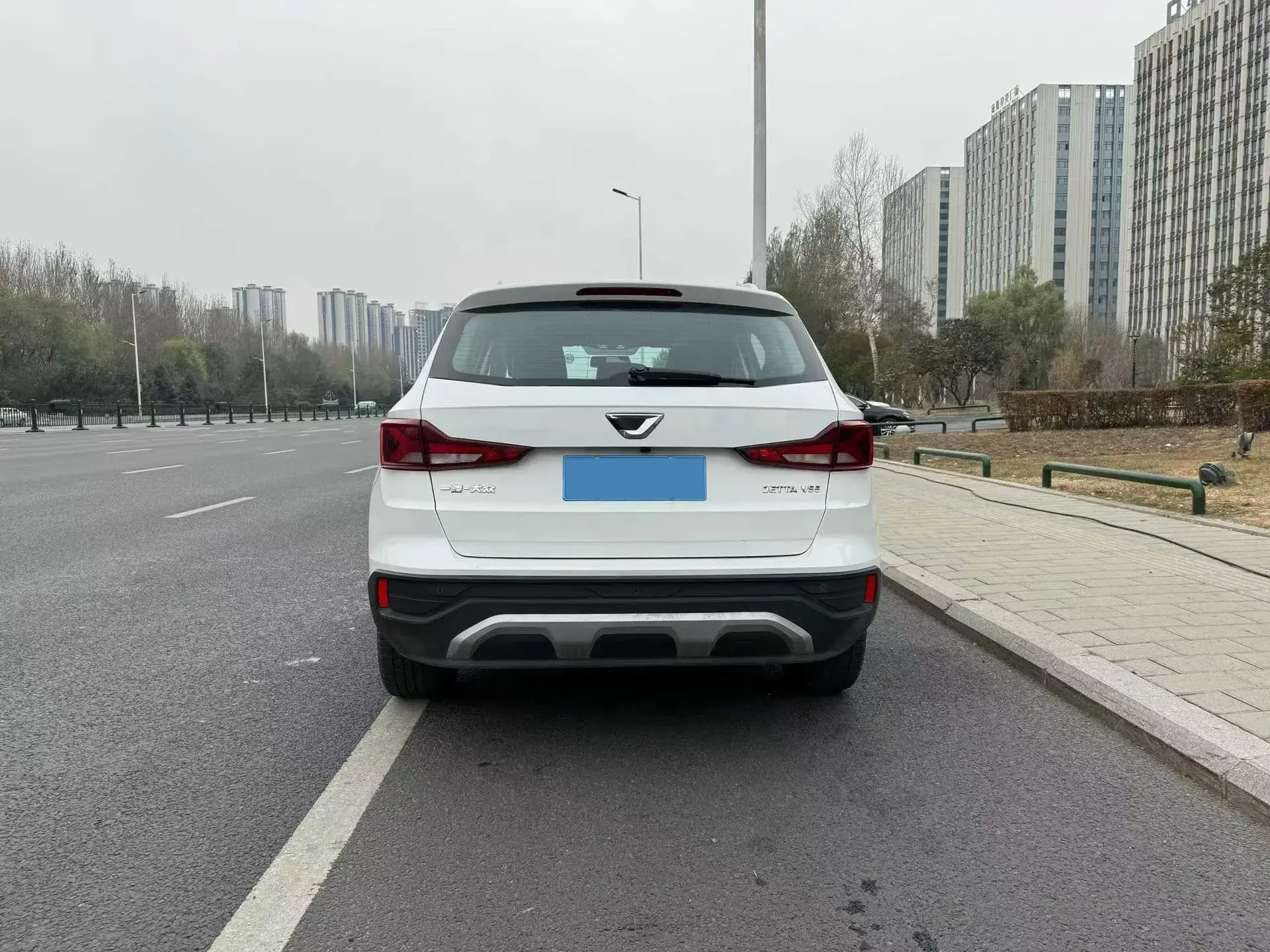 2021 JETTA VS5 thumbnail 4