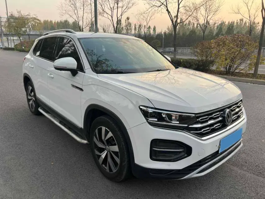 2020 VOLKSWAGEN TAYRON thumbnail 3