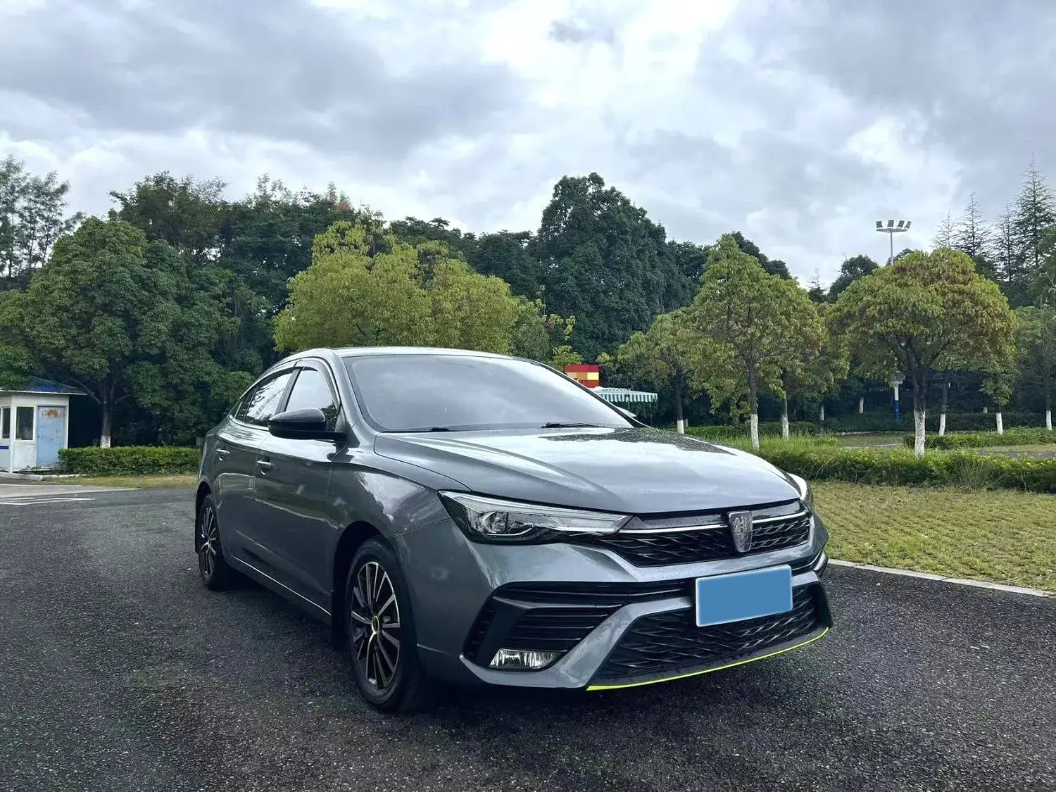 2021 ROEWE I5 thumbnail 3