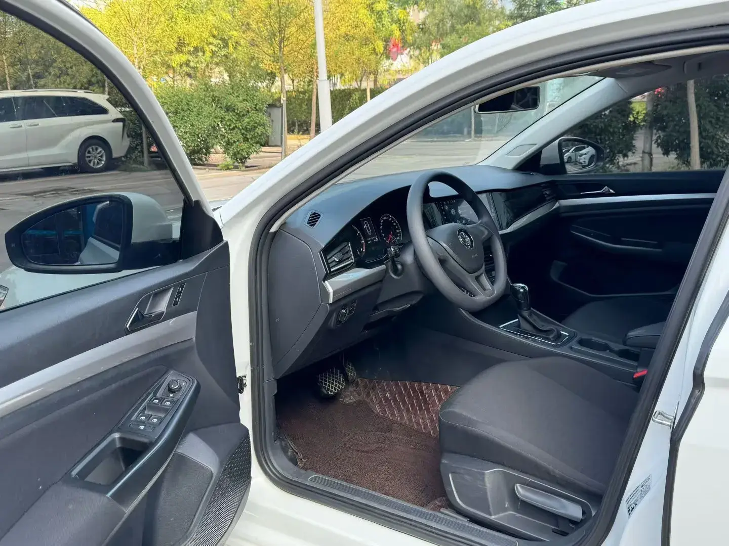 2020 VOLKSWAGEN BORA thumbnail 4