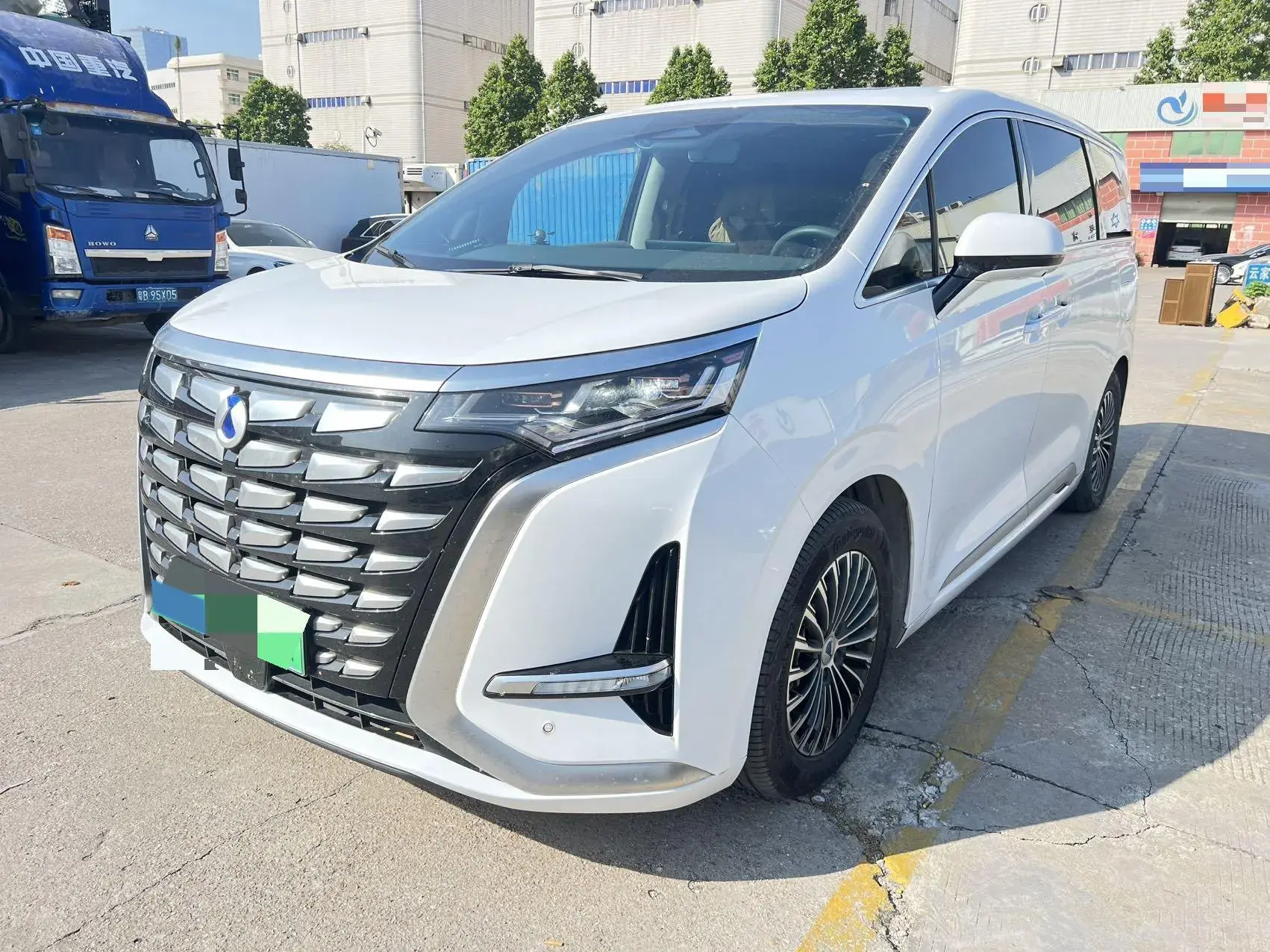 2022 DENZA D9 view 1