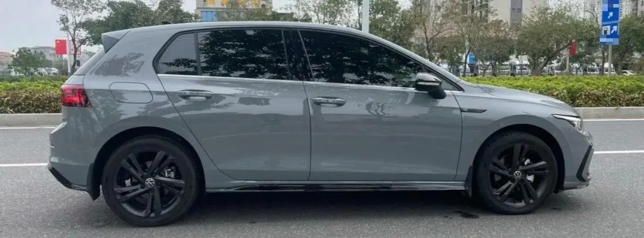 2021 VOLKSWAGEN GOLF thumbnail 4