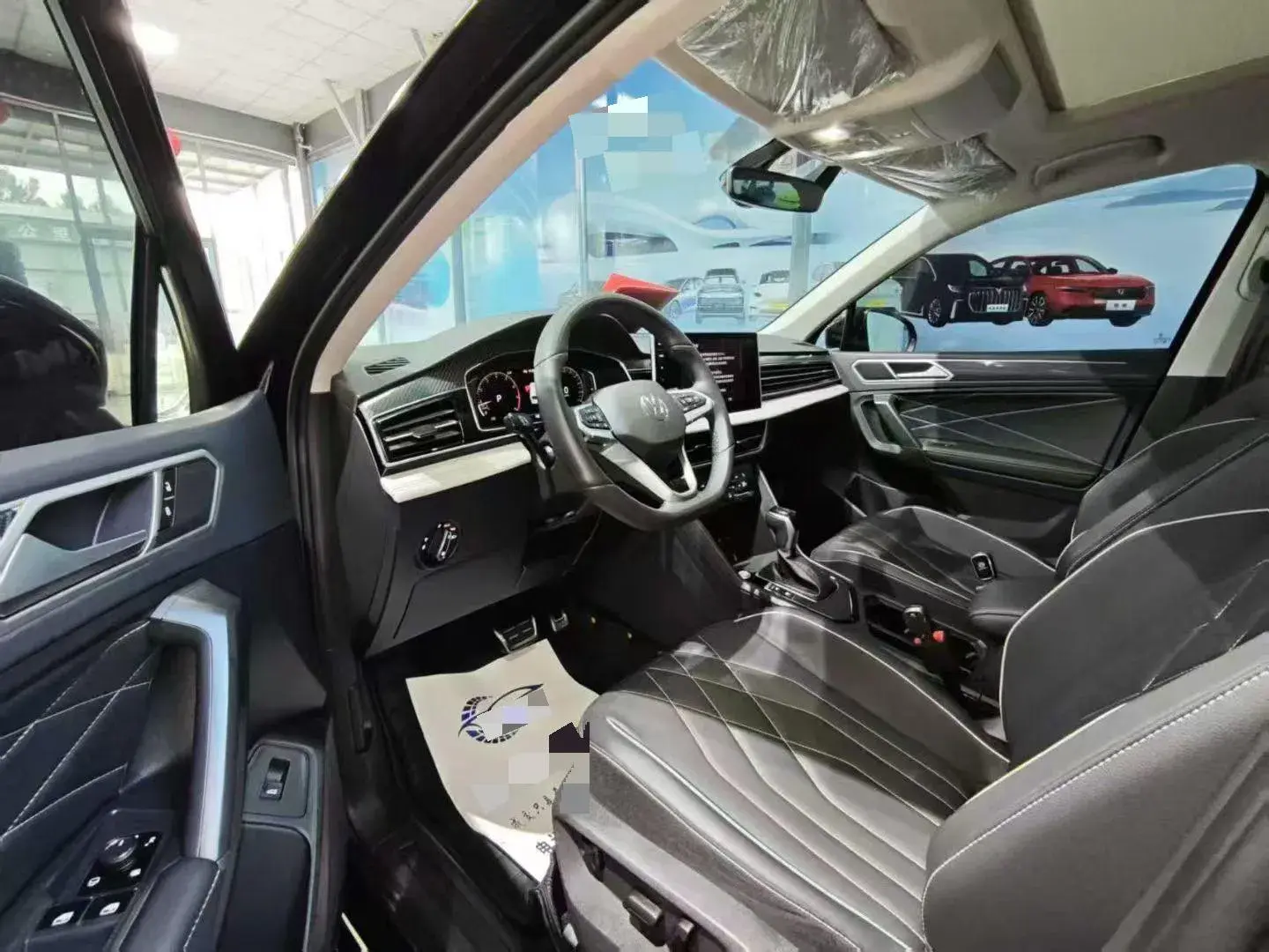 2023 VOLKSWAGEN TIGUAN thumbnail 4