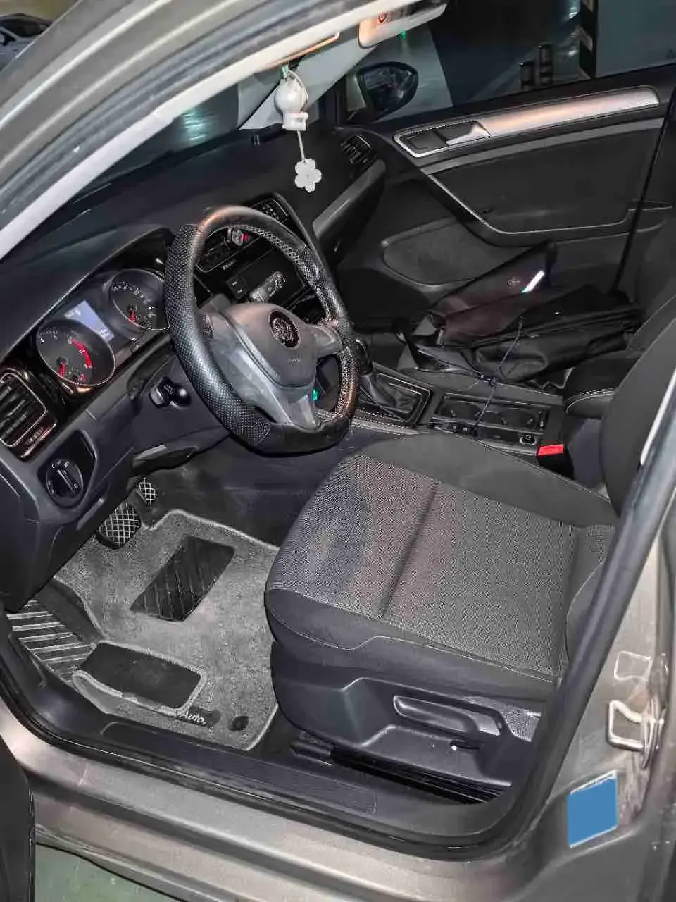 2018 VOLKSWAGEN GOLF thumbnail 4