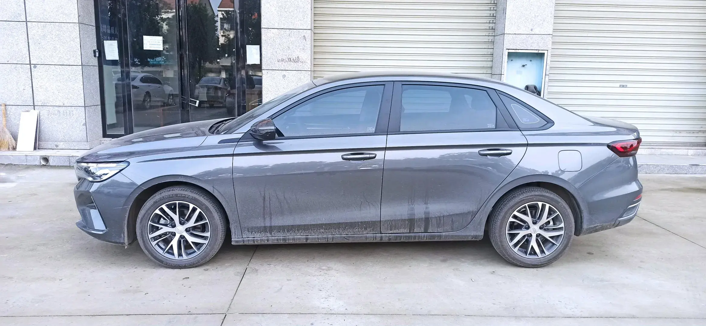 2022 GEELY EMGRAND thumbnail 4