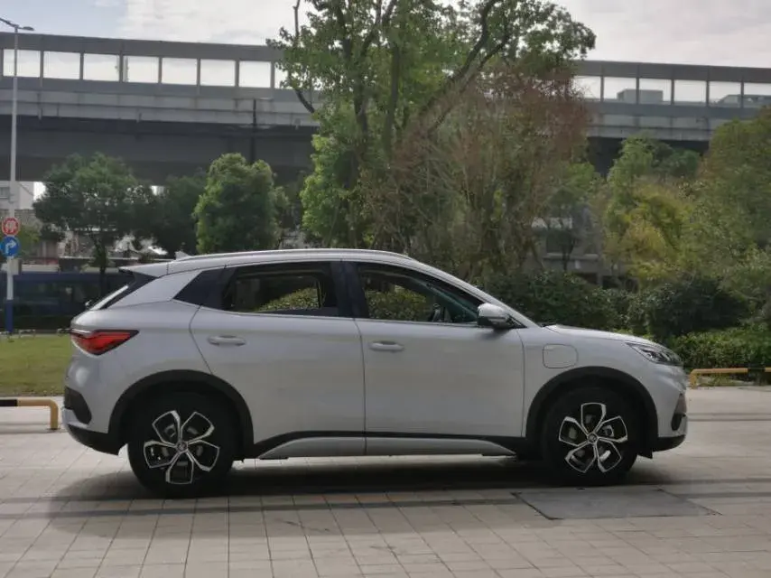 2022 BYD YUAN thumbnail 4