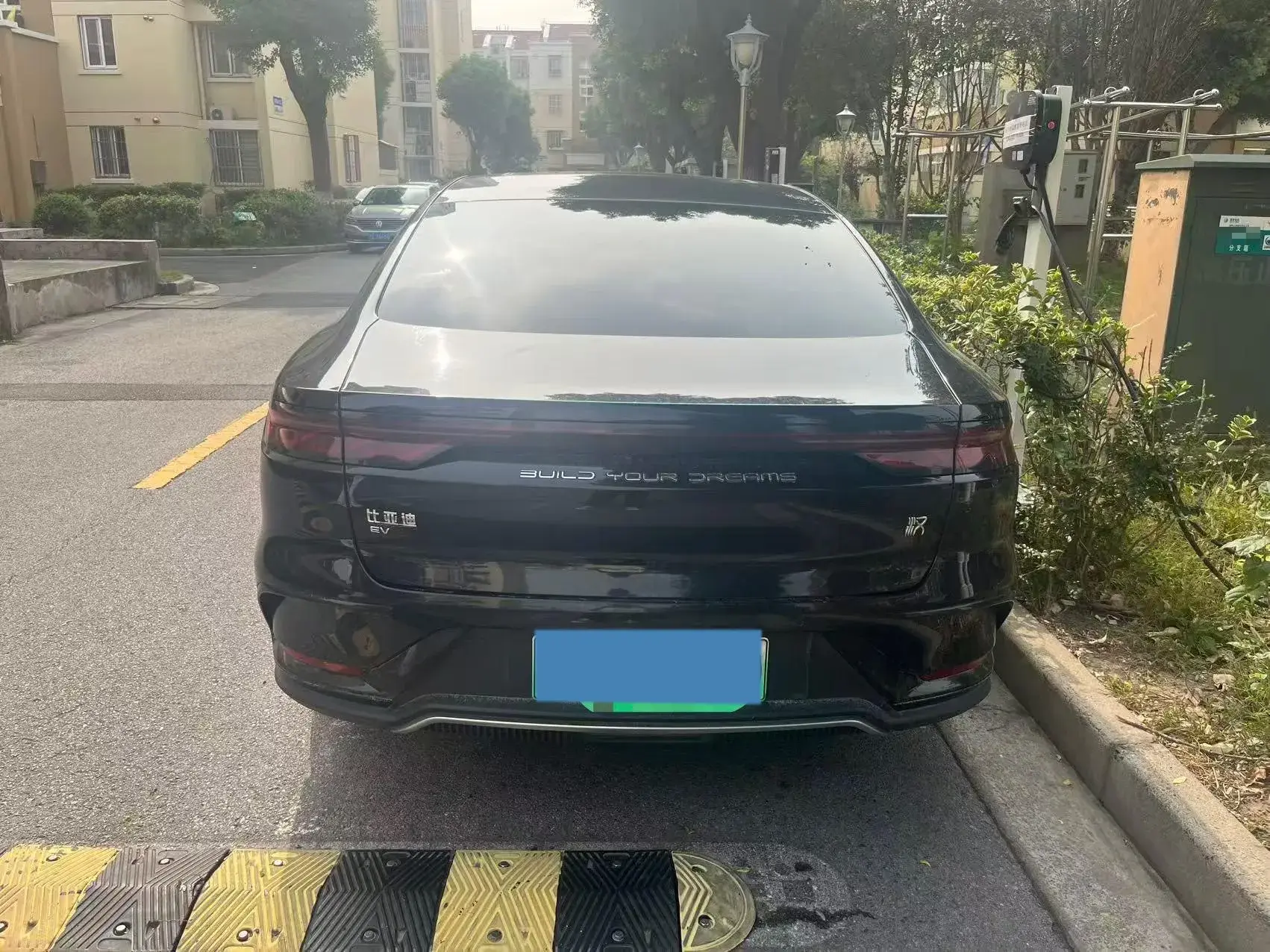 2023 BYD HAN thumbnail 3