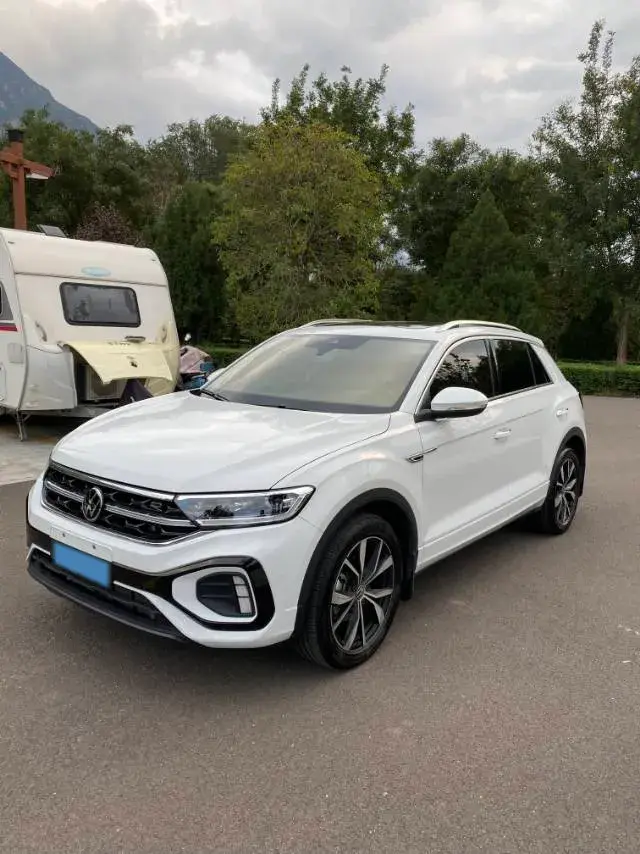 2024 VOLKSWAGEN T-ROC view 1