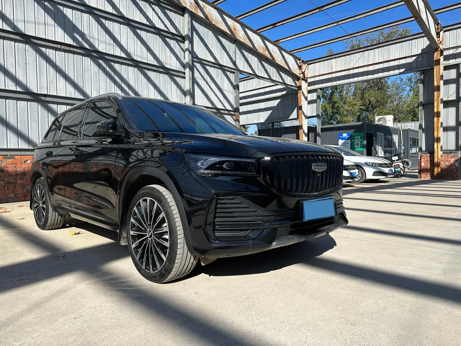 2025 GEELY MONJARO thumbnail 3