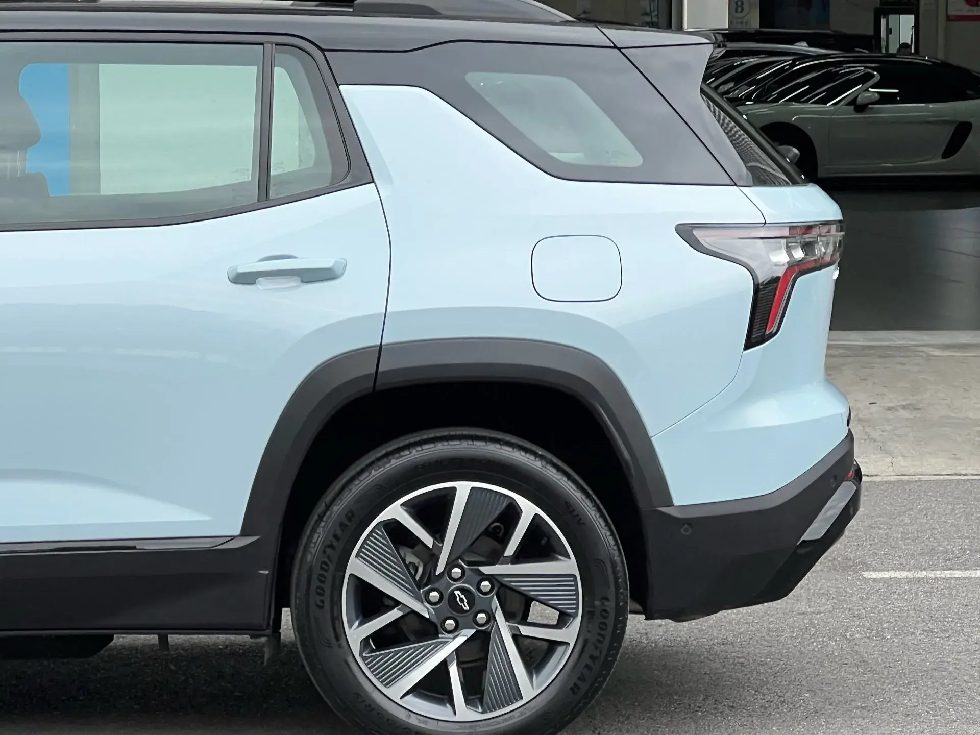 2024 CHEVROLET EQUINOXPLUS thumbnail 2