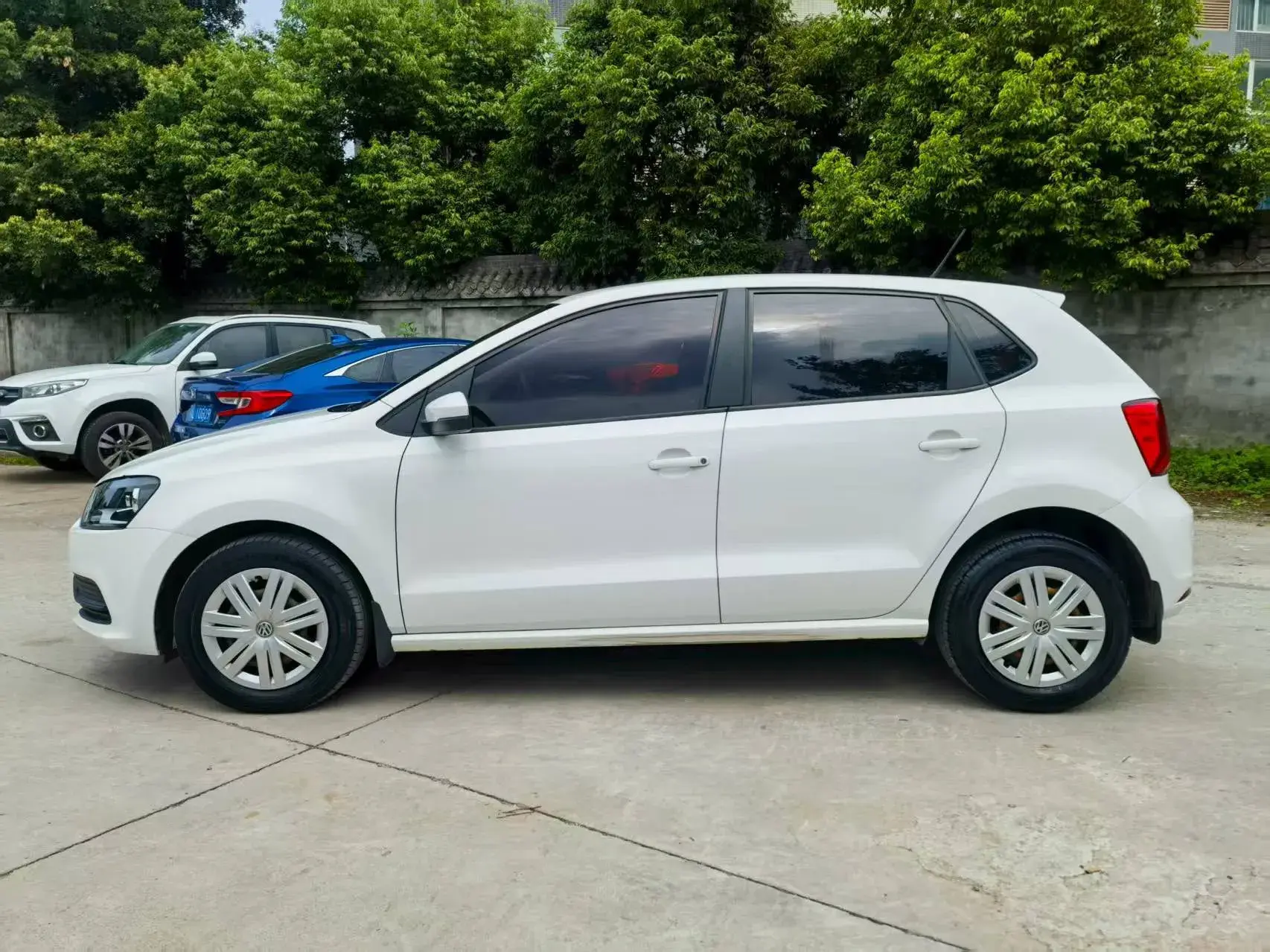 2018 VOLKSWAGEN POLO thumbnail 3