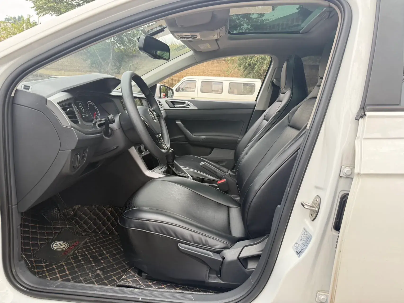 2019 VOLKSWAGEN POLO thumbnail 4