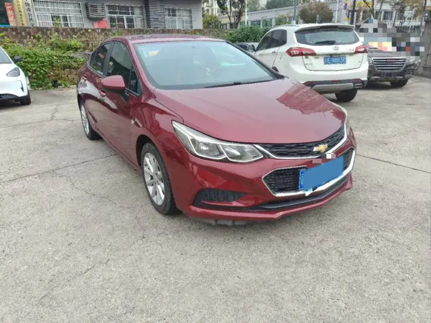 2018 CHEVROLET CRUZE thumbnail 2