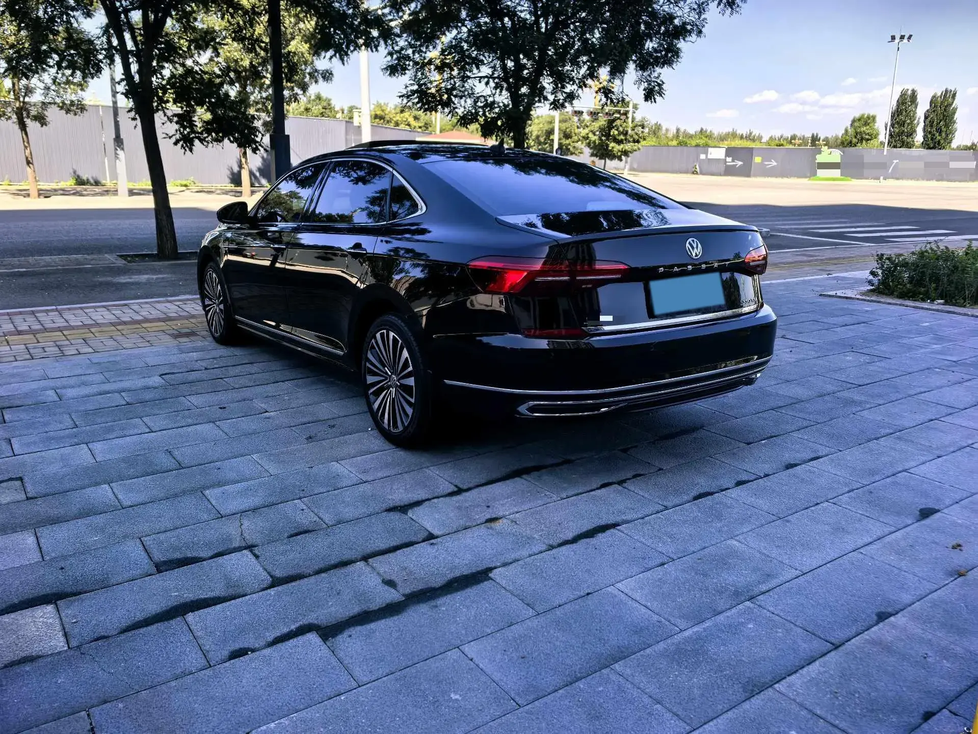 2020 VOLKSWAGEN PASSAT thumbnail 4