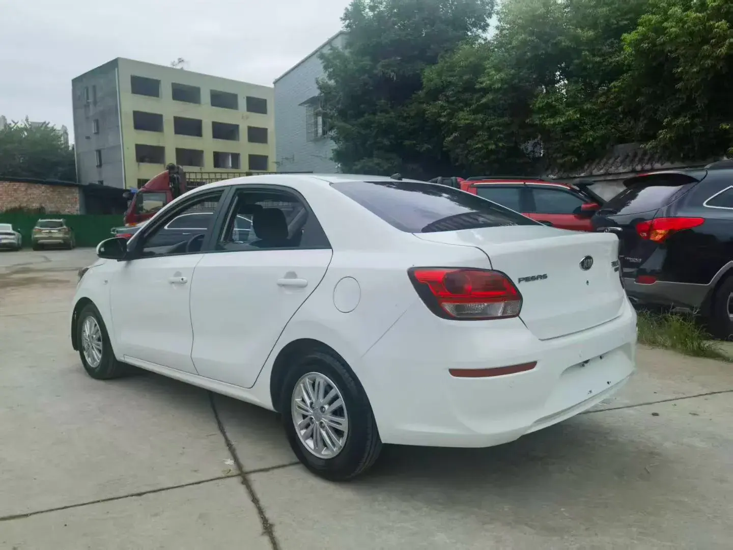 2020 KIA PEGAS thumbnail 4