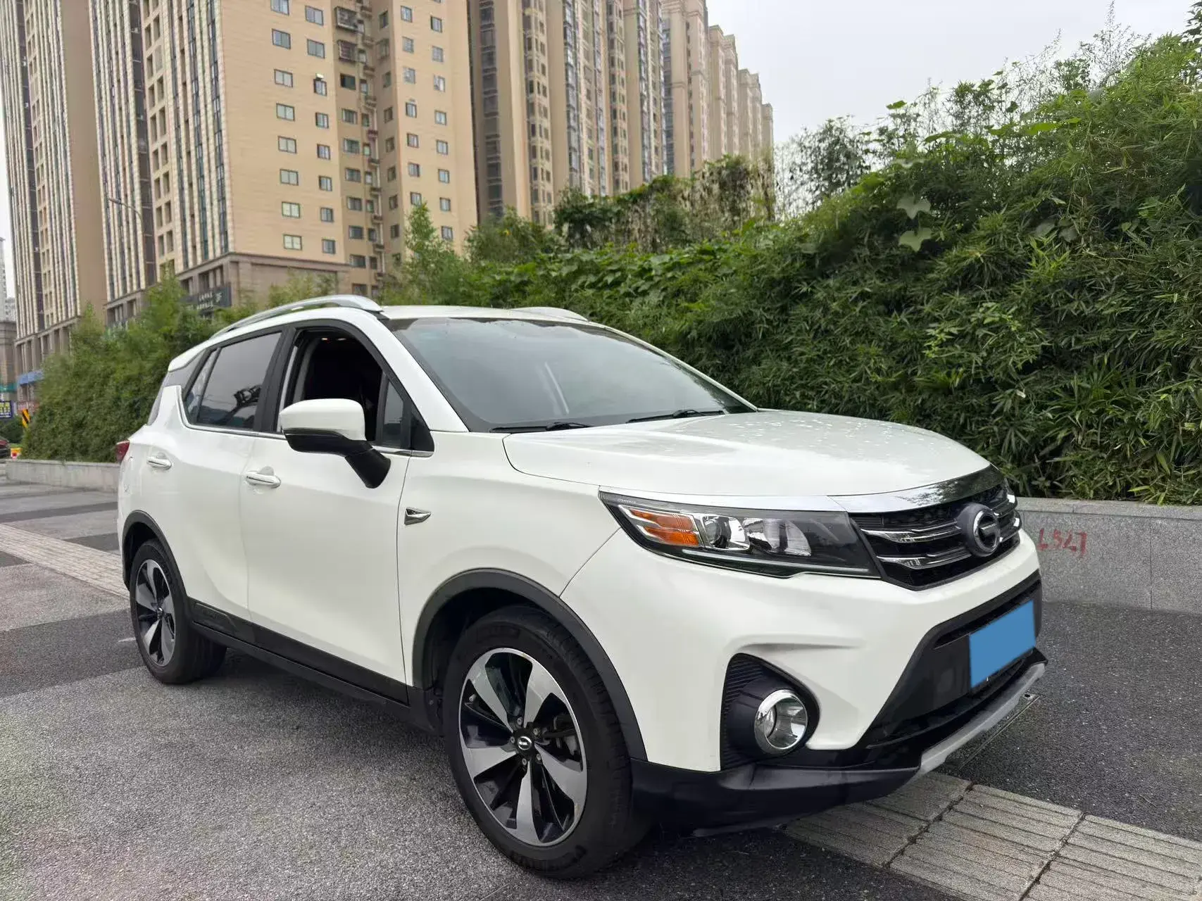 2017 GAC TRUMPCHI thumbnail 3