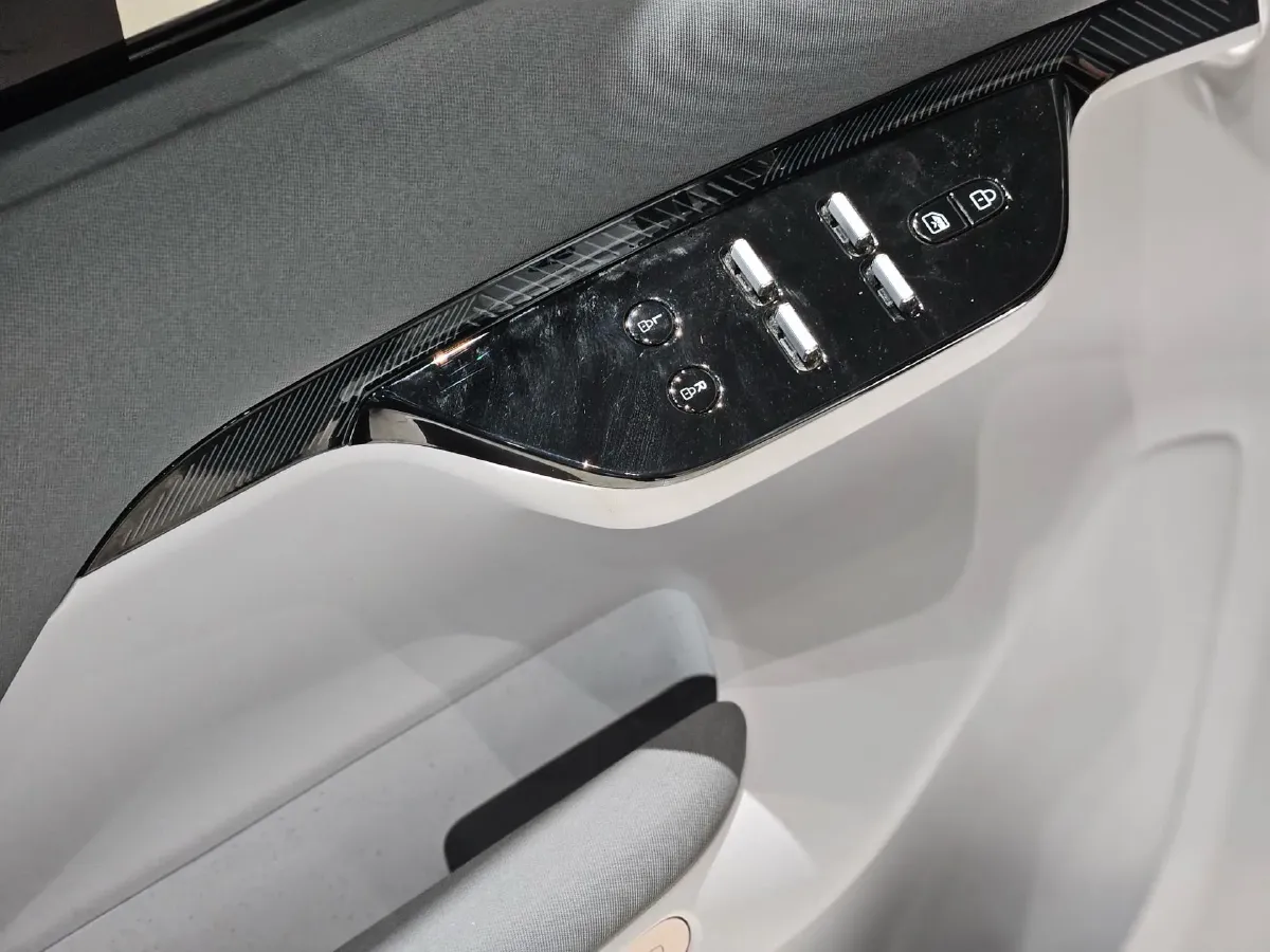 2024 ARCFOX KAOLA BEV 58.8KWH,autocango,china used car exporter,china ev exporter,chinese used car exporter,chinese used ev exporter