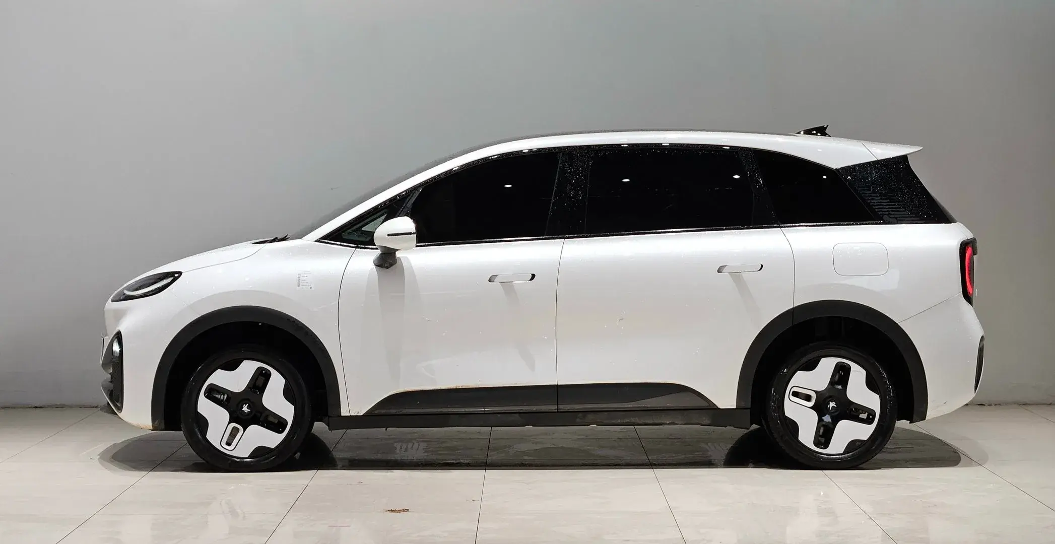 2024 ARCFOX KAOLA thumbnail 2