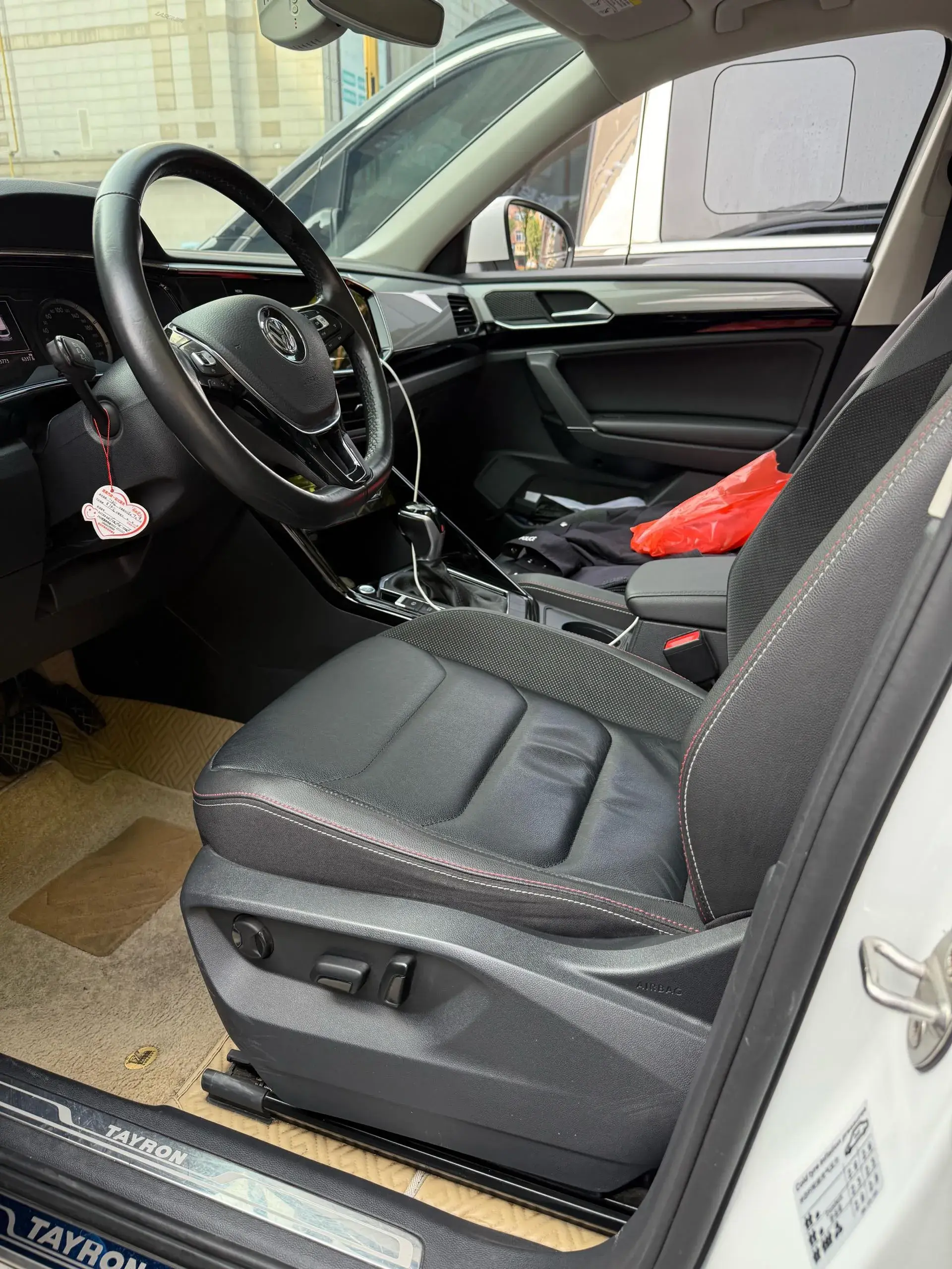 2020 VOLKSWAGEN TAYRON thumbnail 3