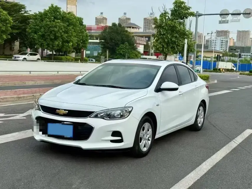 2019 CHEVROLET CAVALIER view 1
