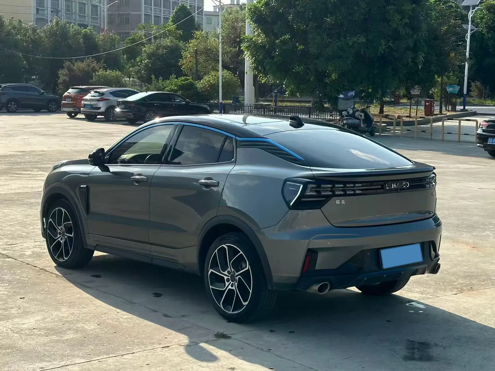 2020 LYNK&CO 05 thumbnail 3