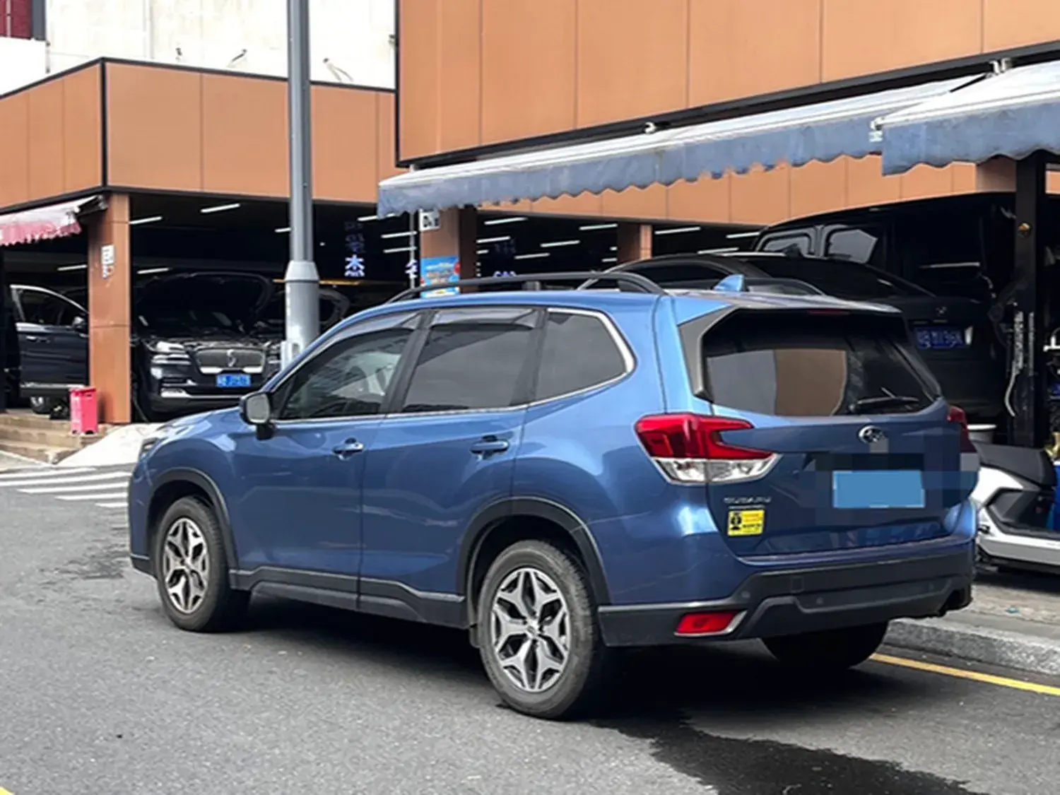 2021 SUBARU FORESTER thumbnail 4
