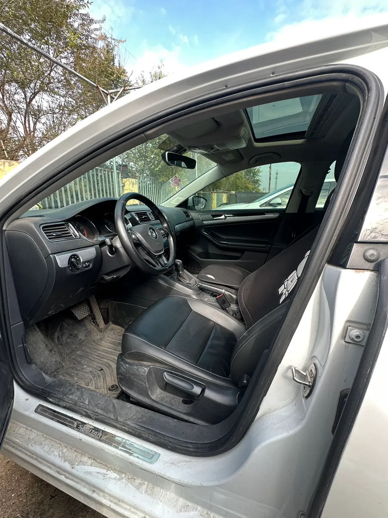 2018 VOLKSWAGEN SAGITAR thumbnail 3