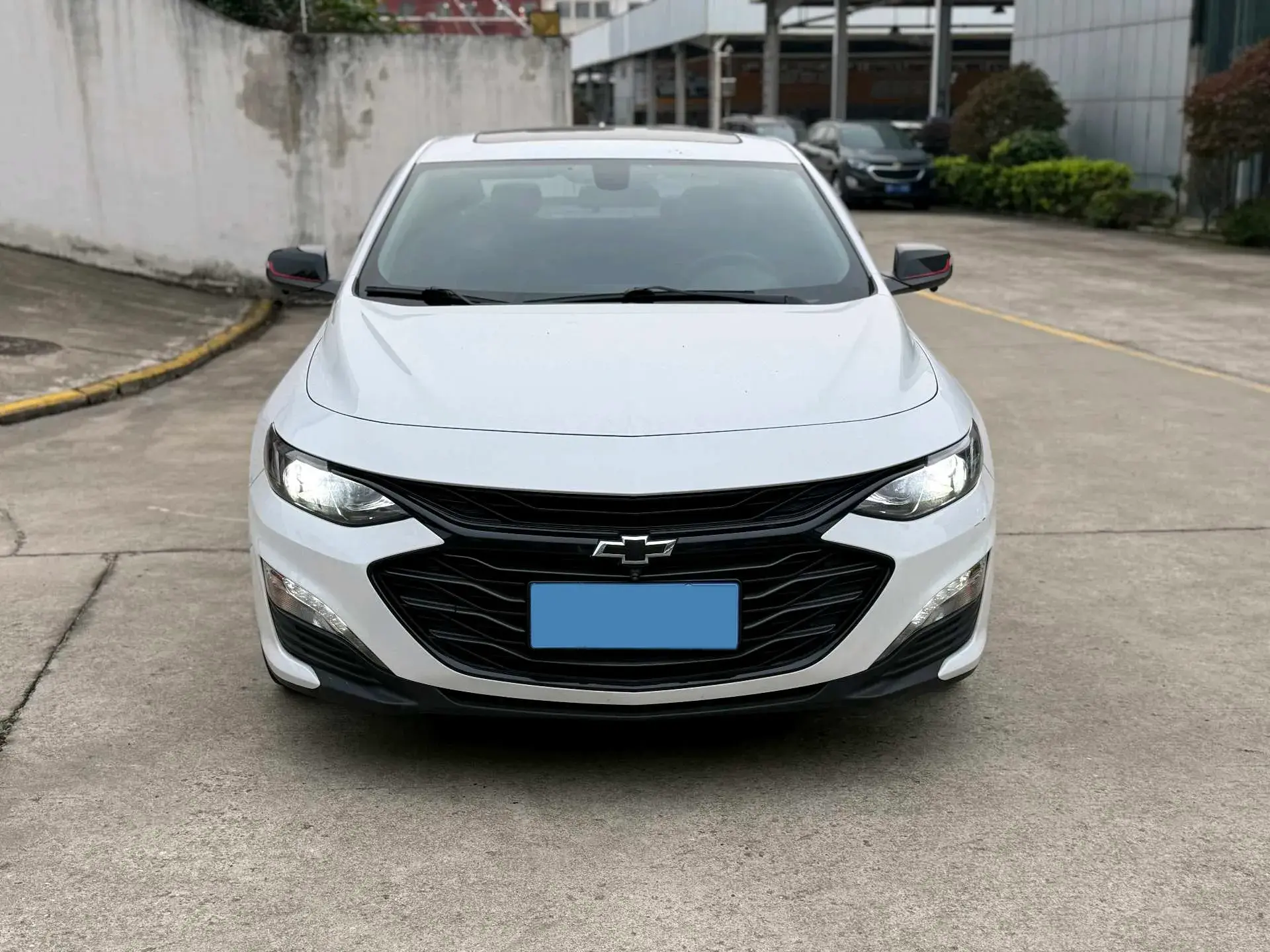 2019 CHEVROLET MALIBU thumbnail 2