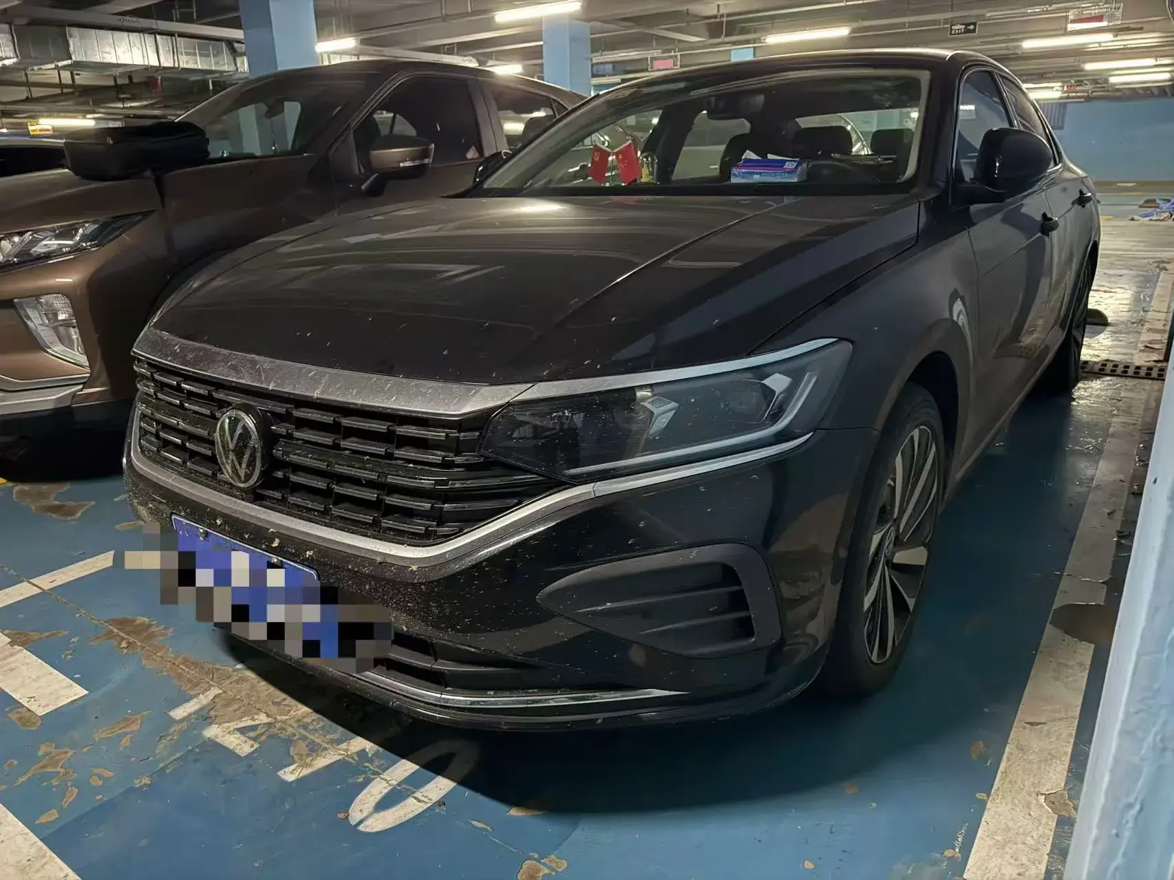 2025 VOLKSWAGEN PASSAT view 1