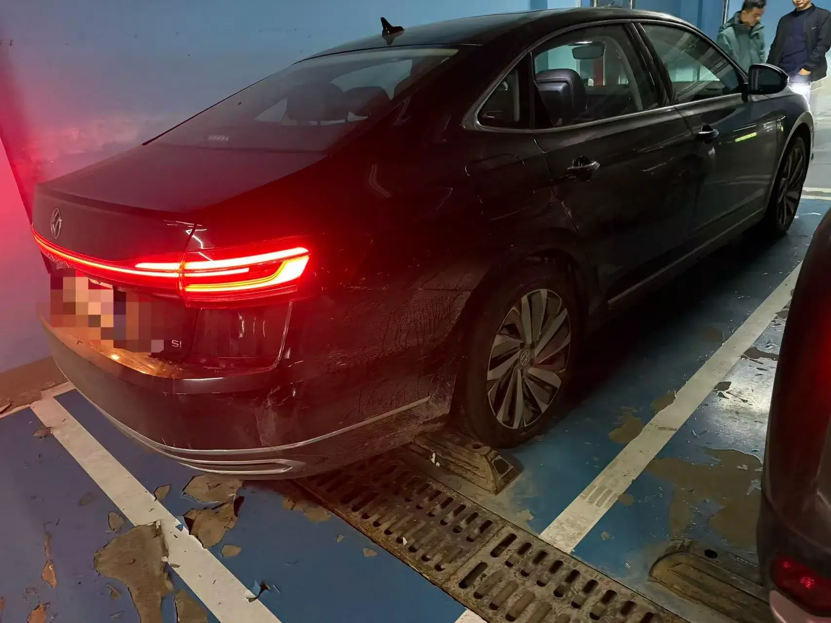 2025 VOLKSWAGEN PASSAT thumbnail 4