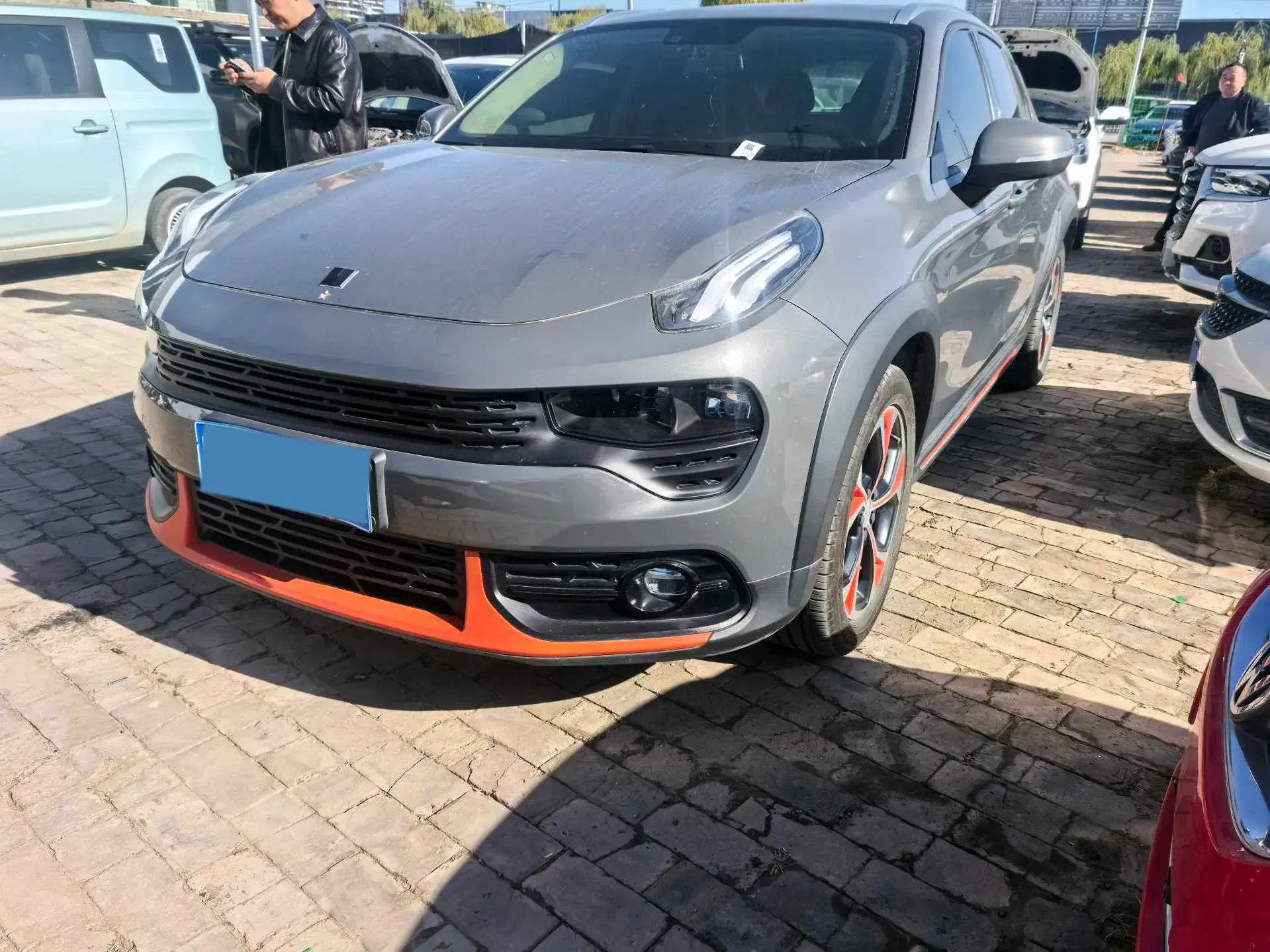 2018 LYNK&CO 02 view 1