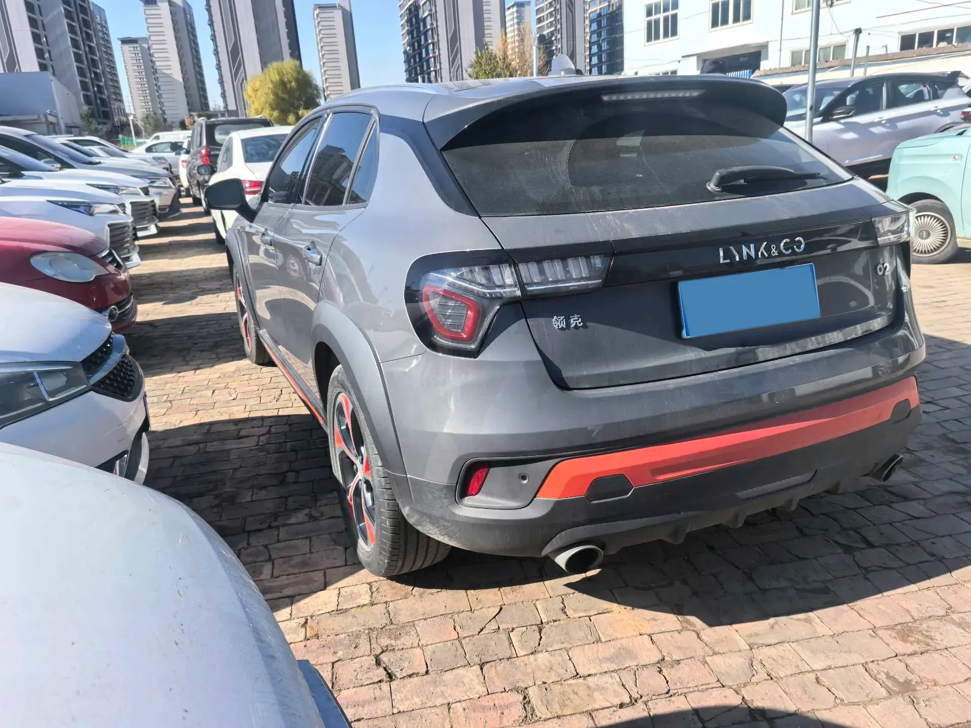 2018 LYNK&CO 02 thumbnail 4