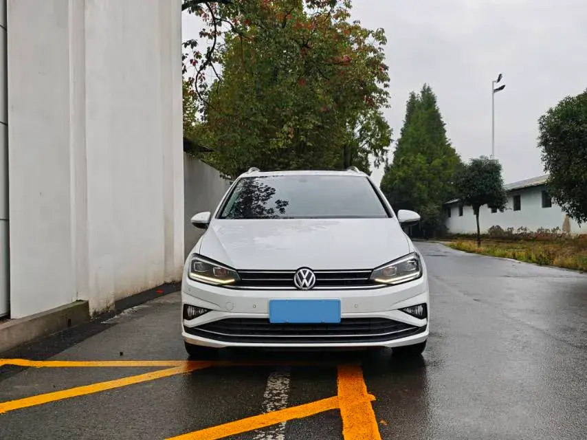 2019 VOLKSWAGEN GOLF thumbnail 2