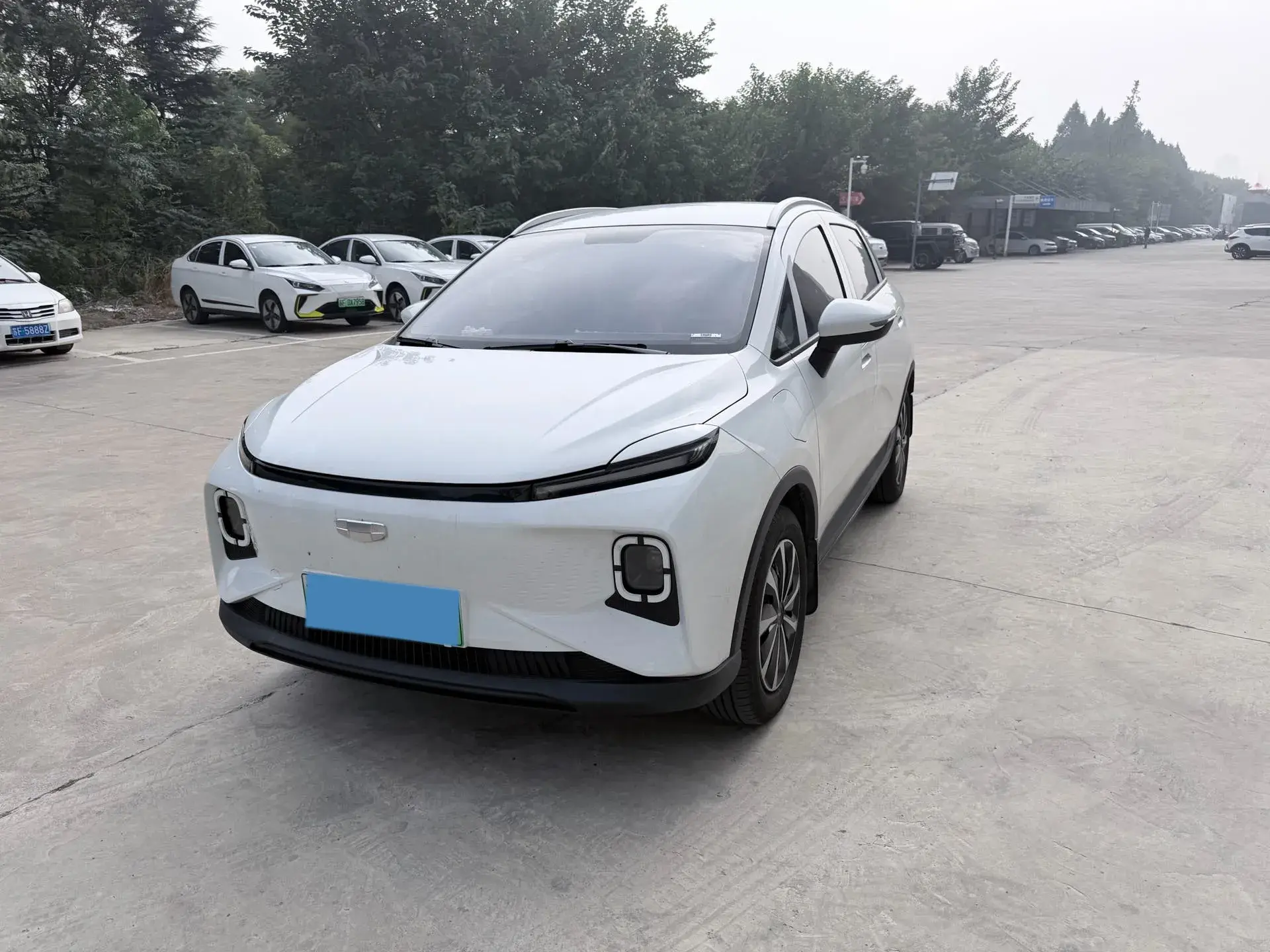 2024 GEOMETRY E view 1