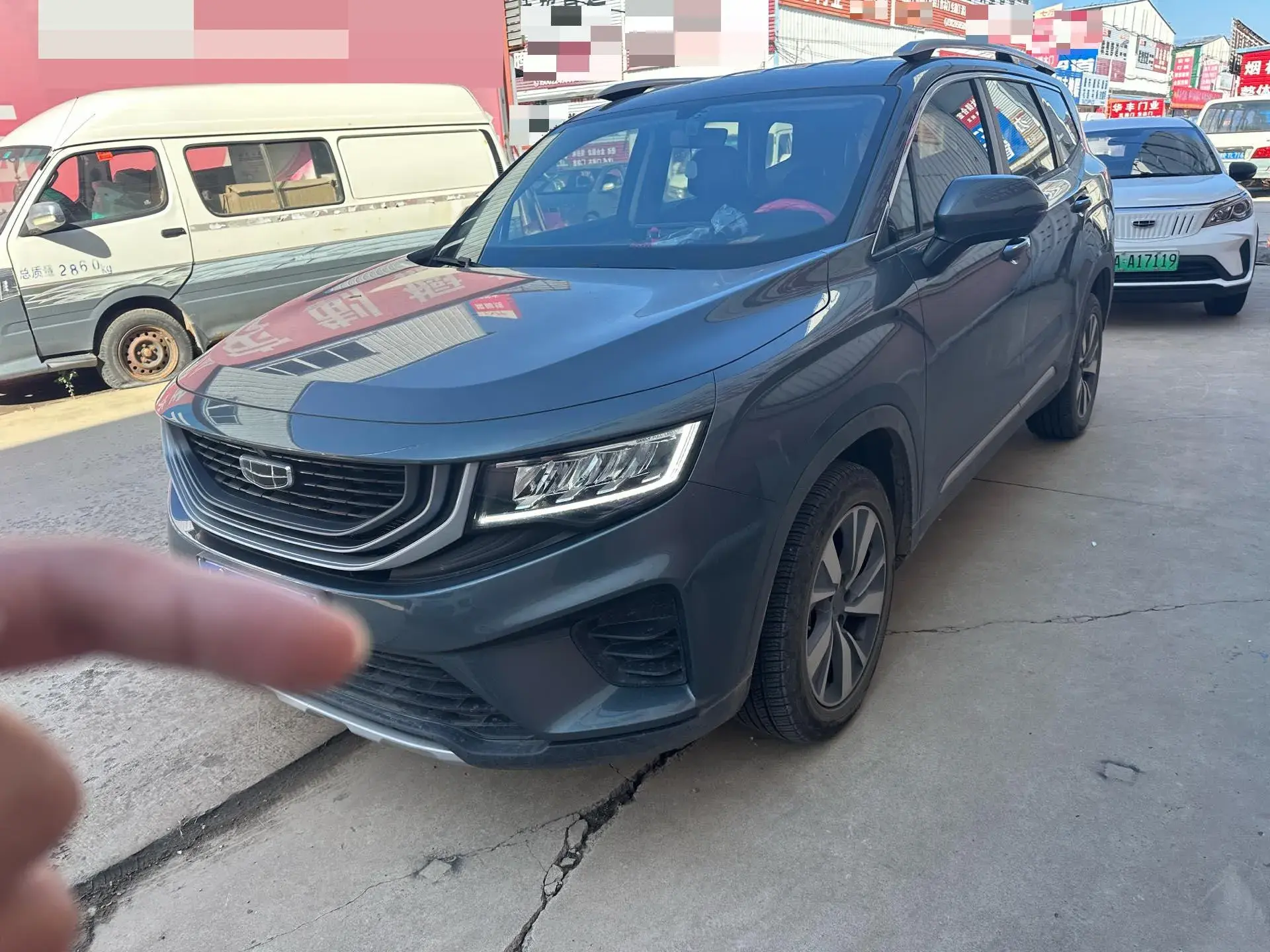2020 GEELY OKAVANGO view 1