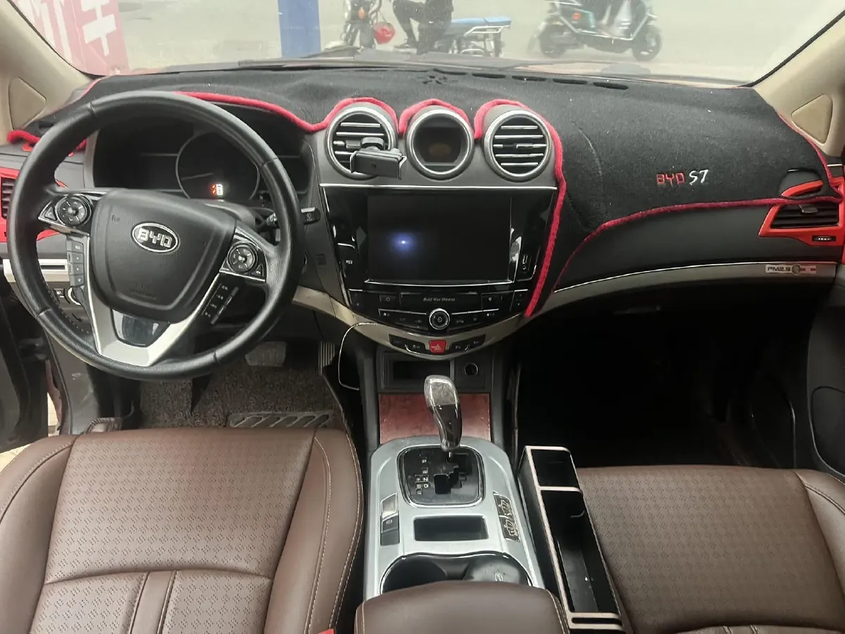 2015 BYD S7 1.5T 154HP L4 6MT,autocango,china used car exporter,china ev exporter,chinese used car exporter,chinese used ev exporter