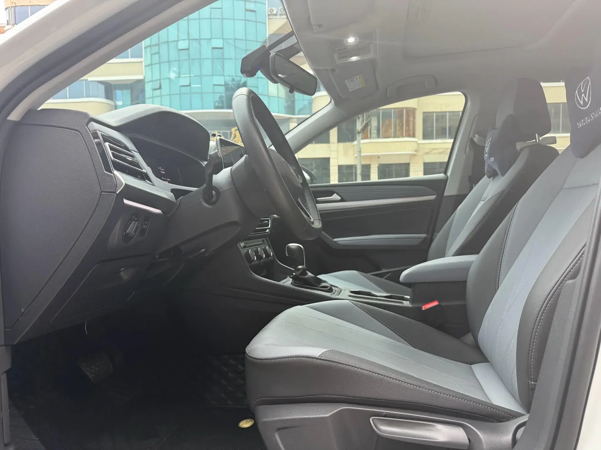 2023 VOLKSWAGEN LAVIDA thumbnail 4