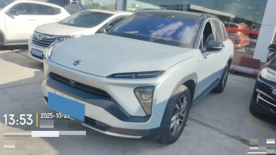 2020 NIO ES6 view 1