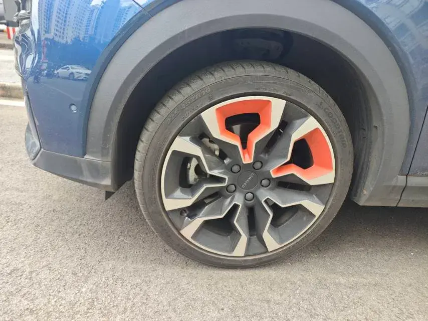 2020 LYNK&CO 06 thumbnail 2